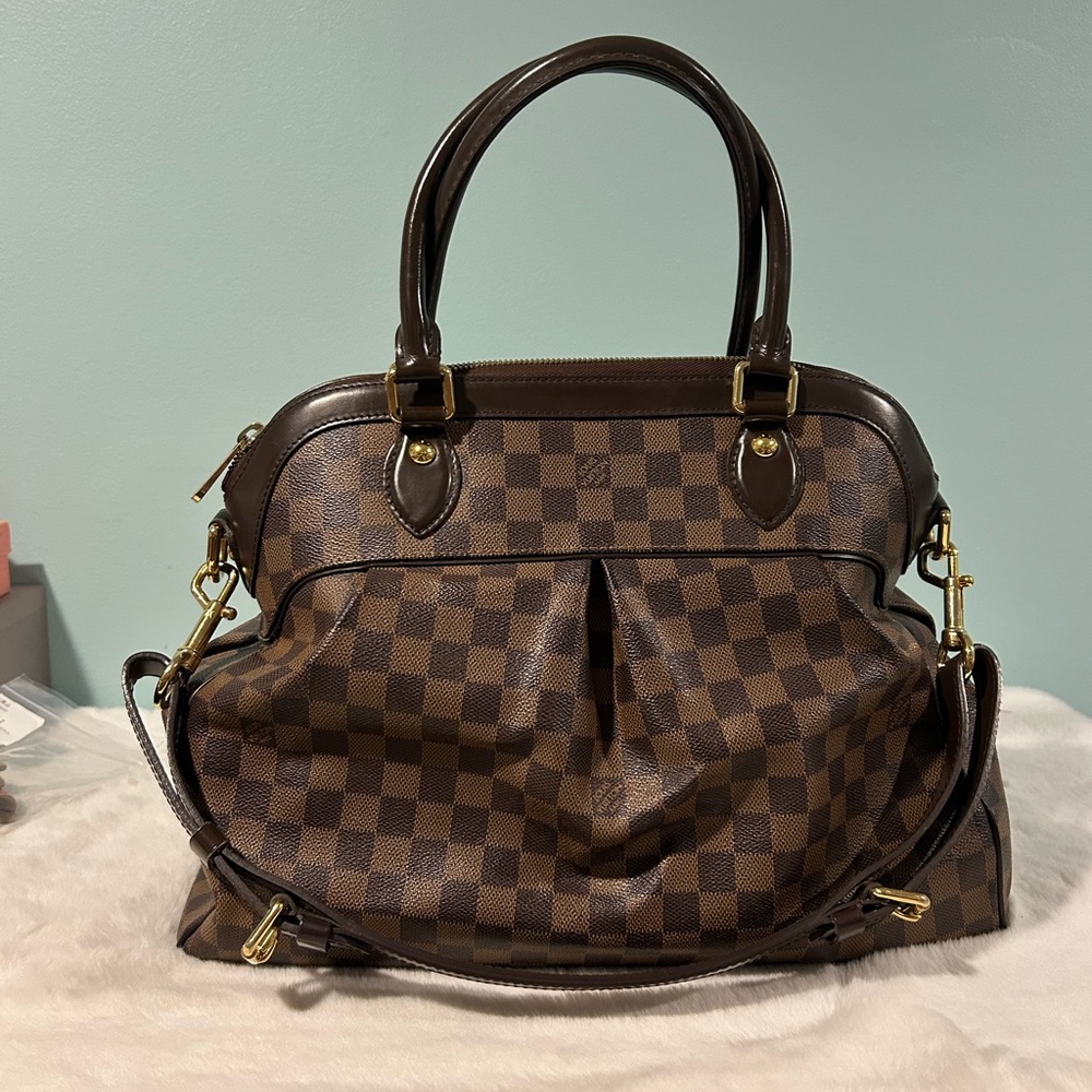 🔥🔥🔥Louis Vuitton Trevi GM in Damier Ebene Great Condition with Detachable Strap